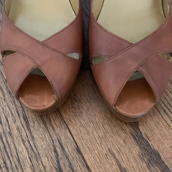 Stuart Weitzman Cognac Brown Leather Wood Stack Platform Heel Sz 8M Peep toe - Picture 5 of 14